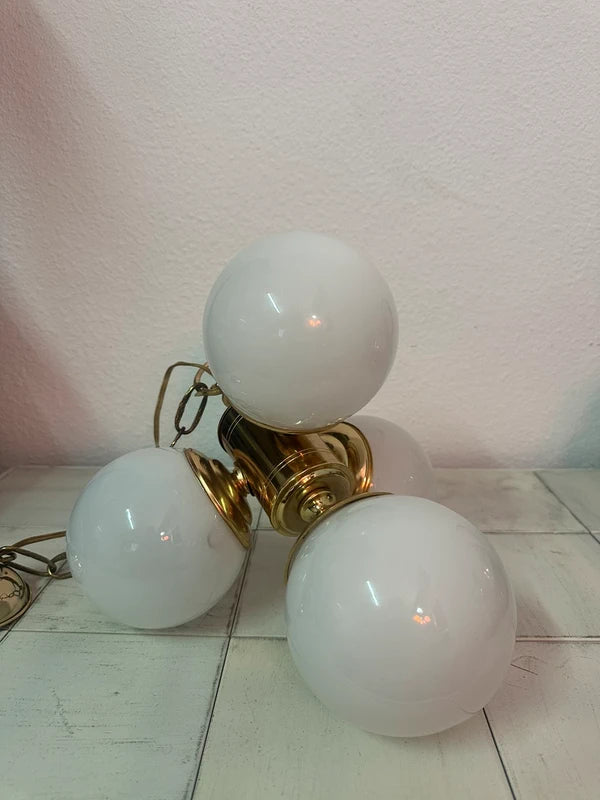 Full chandelier with four opaline globes, front view