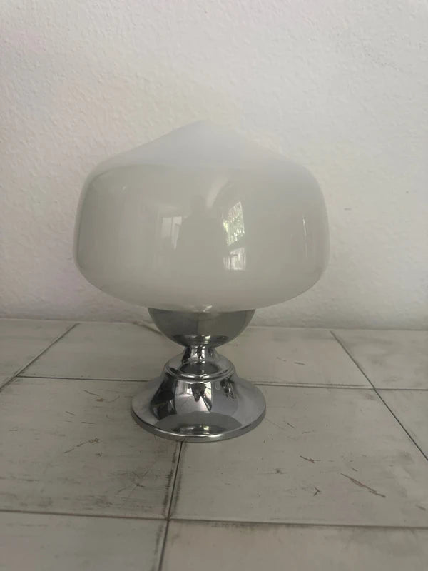 Lamp onderkant — bedrading zichtbaar