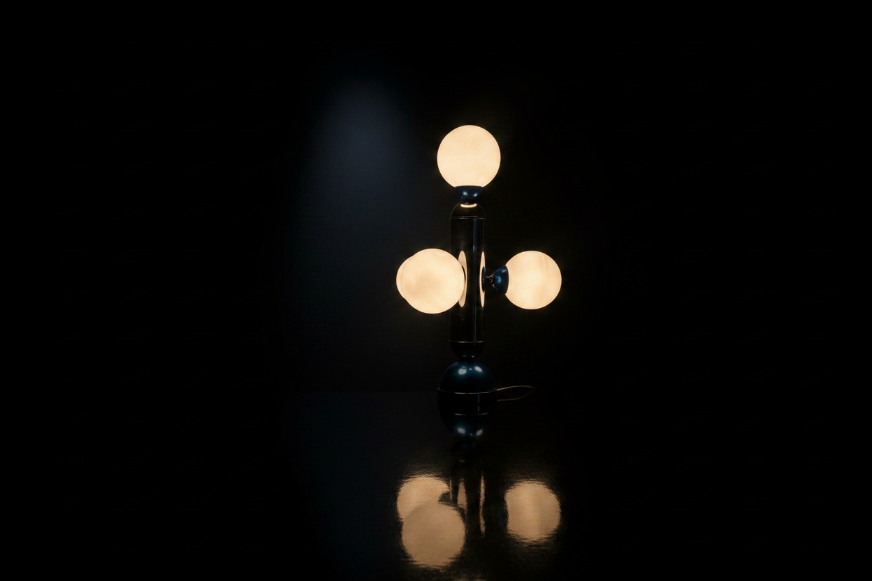 Sfeerfoto — Sputnik lamp dramatisch donker